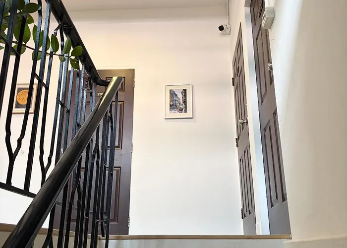Neighborhouse - Guest house